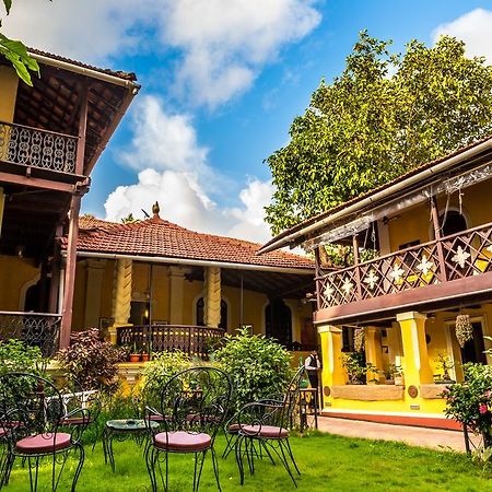 Casa Menezes - A Heritage Goan Homestay Бамболим Экстерьер фото