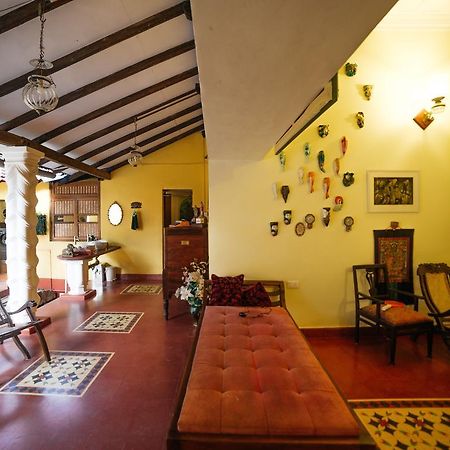 Casa Menezes - A Heritage Goan Homestay Бамболим Экстерьер фото