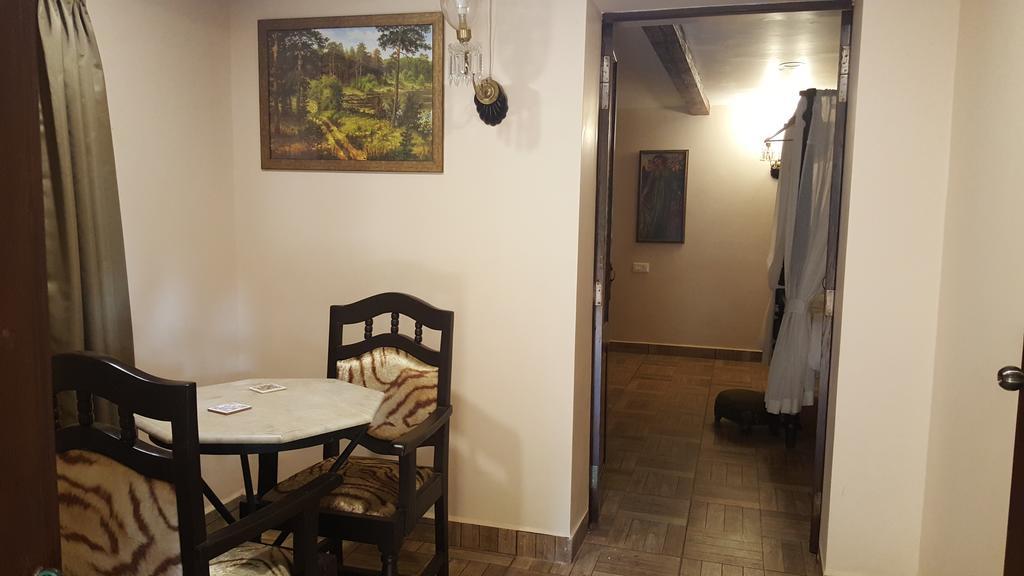 Casa Menezes - A Heritage Goan Homestay Бамболим Номер фото