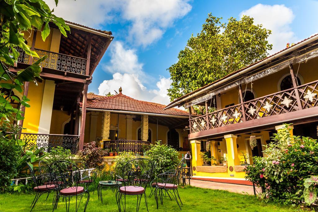 Casa Menezes - A Heritage Goan Homestay Бамболим Экстерьер фото