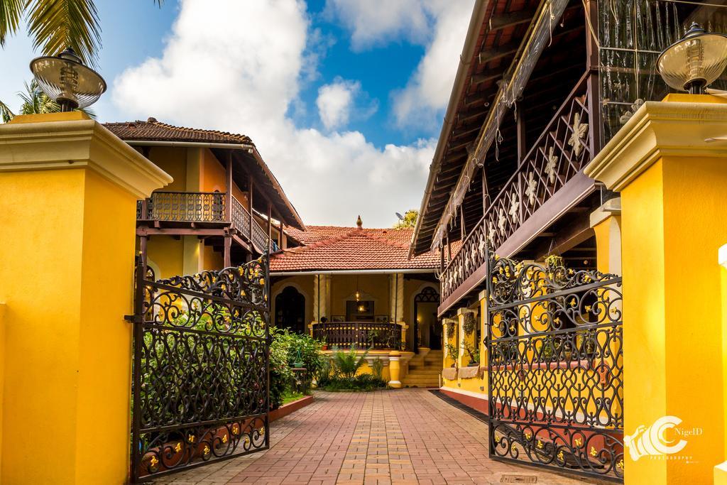 Casa Menezes - A Heritage Goan Homestay Бамболим Экстерьер фото