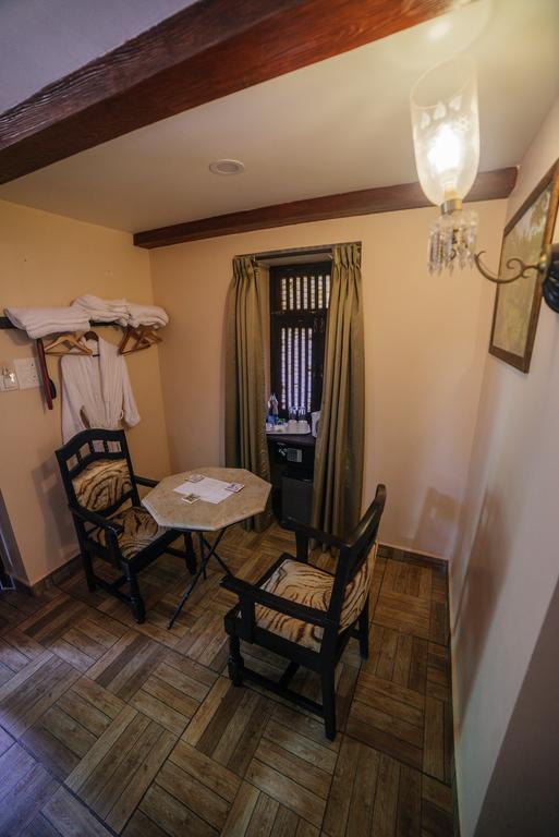 Casa Menezes - A Heritage Goan Homestay Бамболим Экстерьер фото