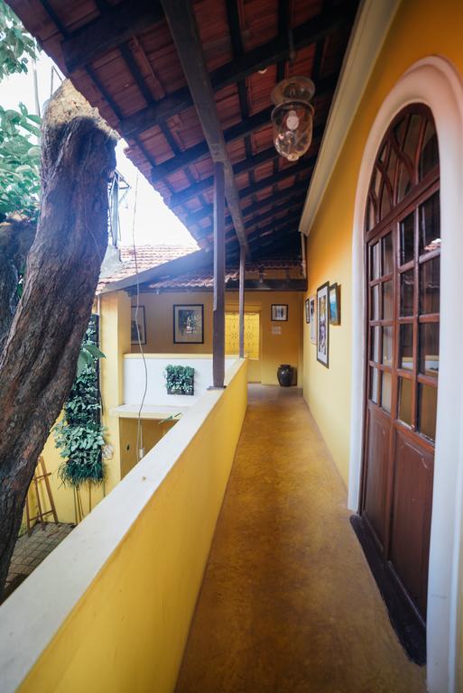 Casa Menezes - A Heritage Goan Homestay Бамболим Экстерьер фото