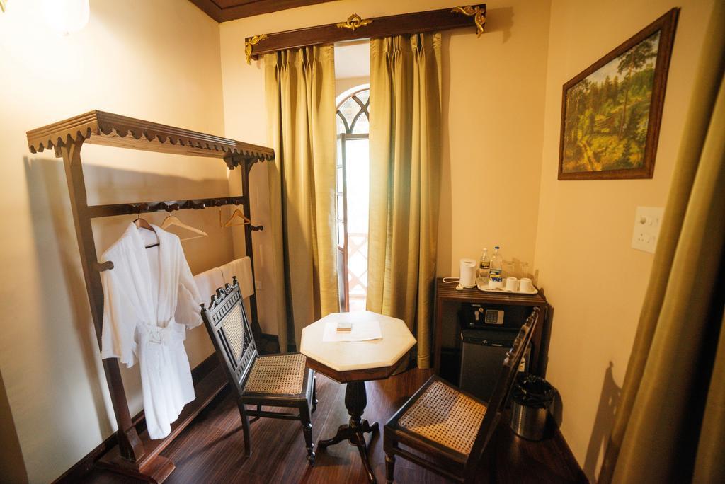 Casa Menezes - A Heritage Goan Homestay Бамболим Экстерьер фото